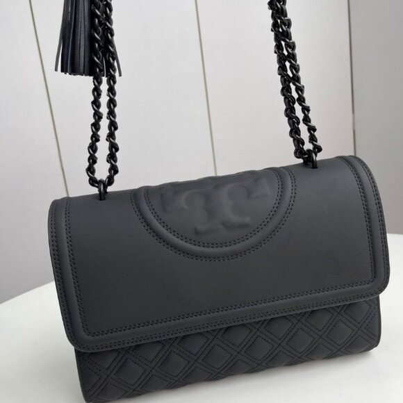 Tory Burch Handbags - Tory Burch Fleming Shoulder bag